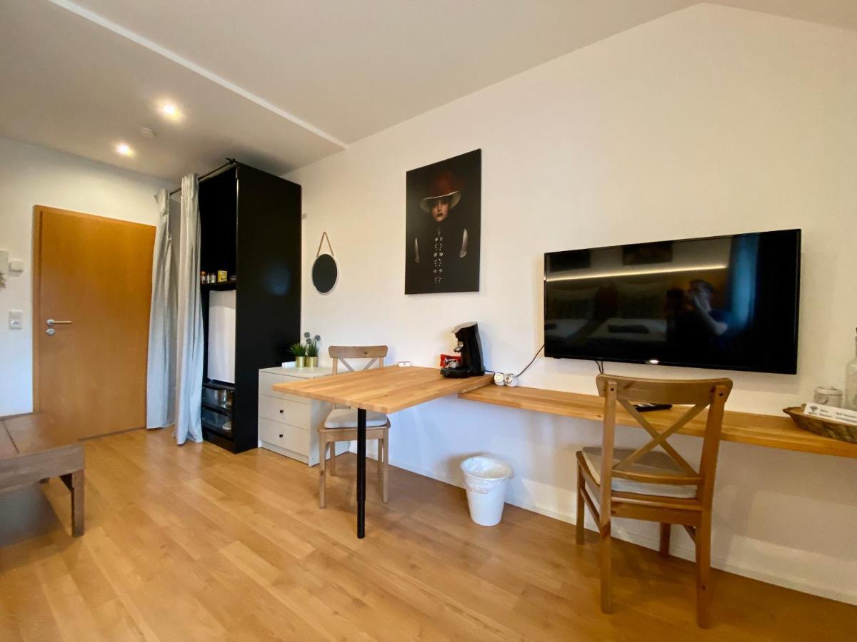 Komfortables Doppelzimmer In Kehl Goldscheuer - 1A Guesthouse Exterior photo